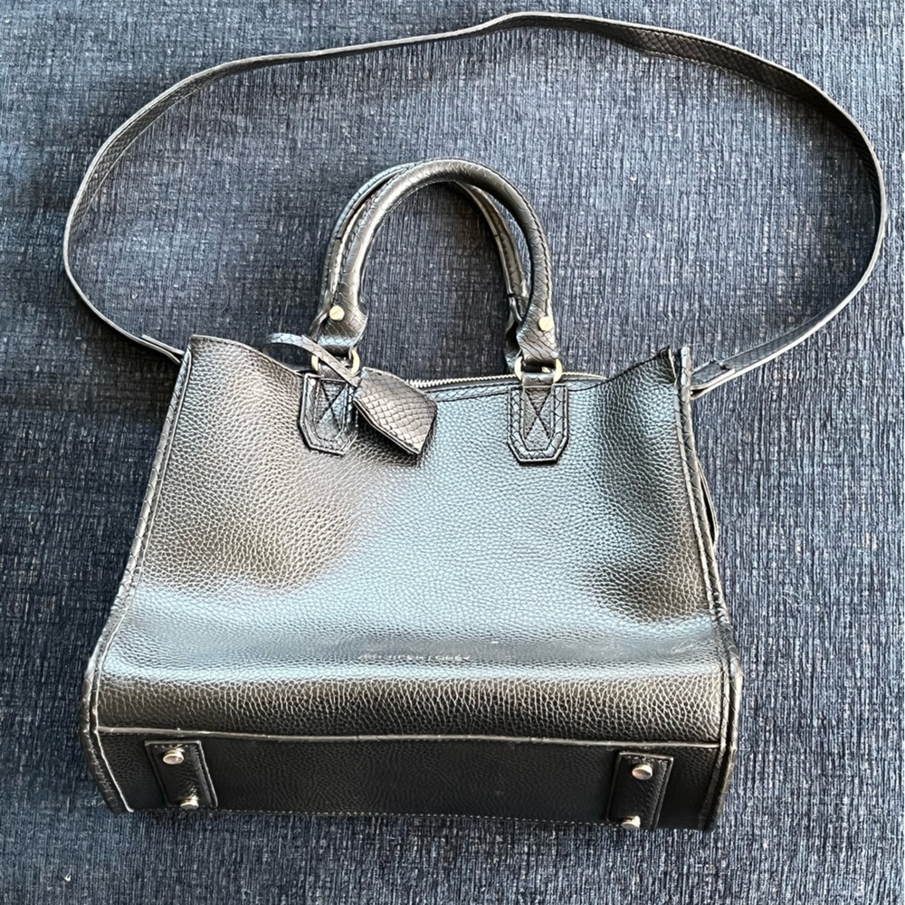 Jennifer Lopez black leather purse